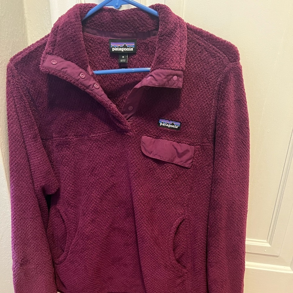Patagonia retool snap pullover in plum